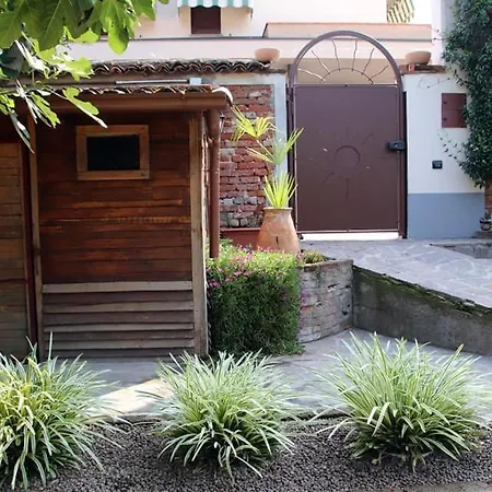 1906 Bed & Breakfast *